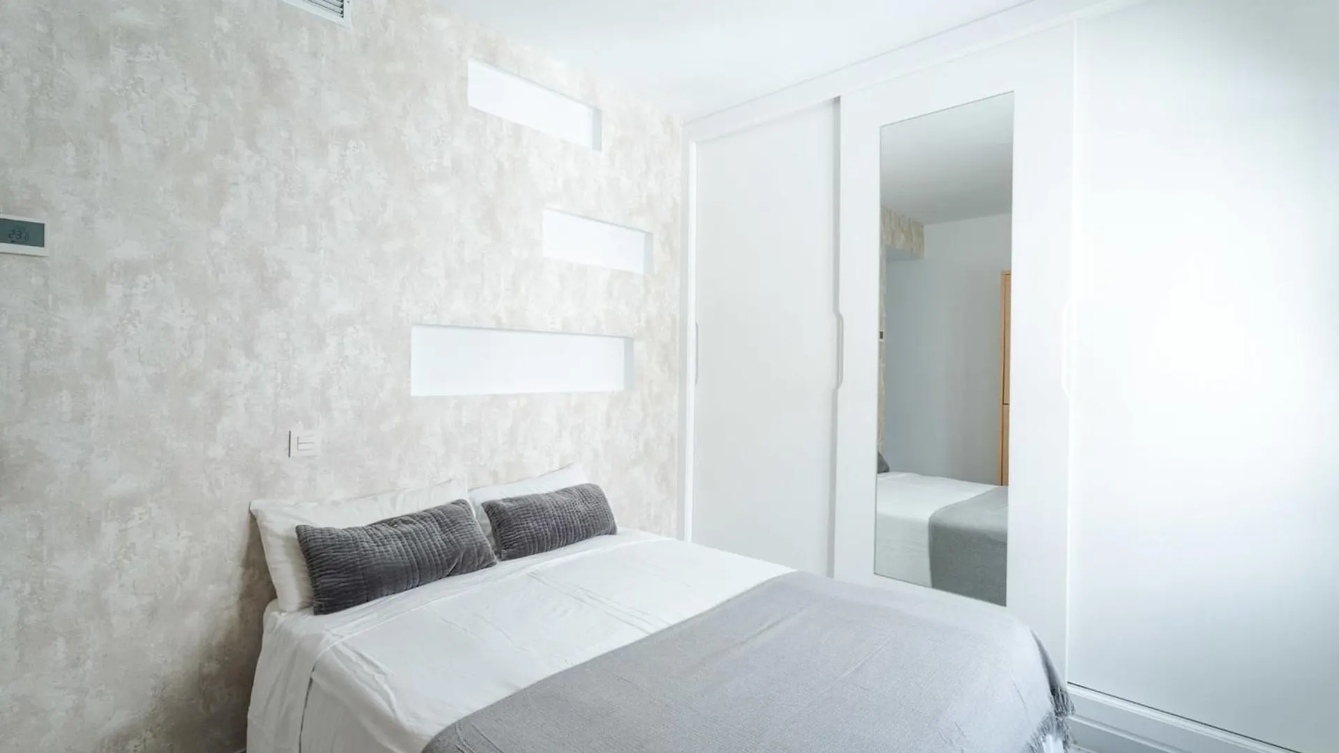 Beachside Getaway In Puerto Banus 3-Bedroom Apartment In Playa Rocio Marbella 0*,  Hiszpania