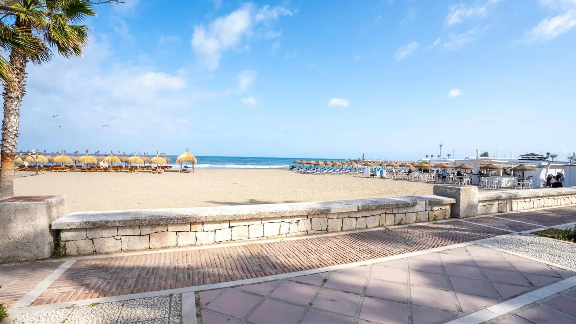 Beachside Getaway In Puerto Banus 3-Bedroom Apartment In Playa Rocio Marbella