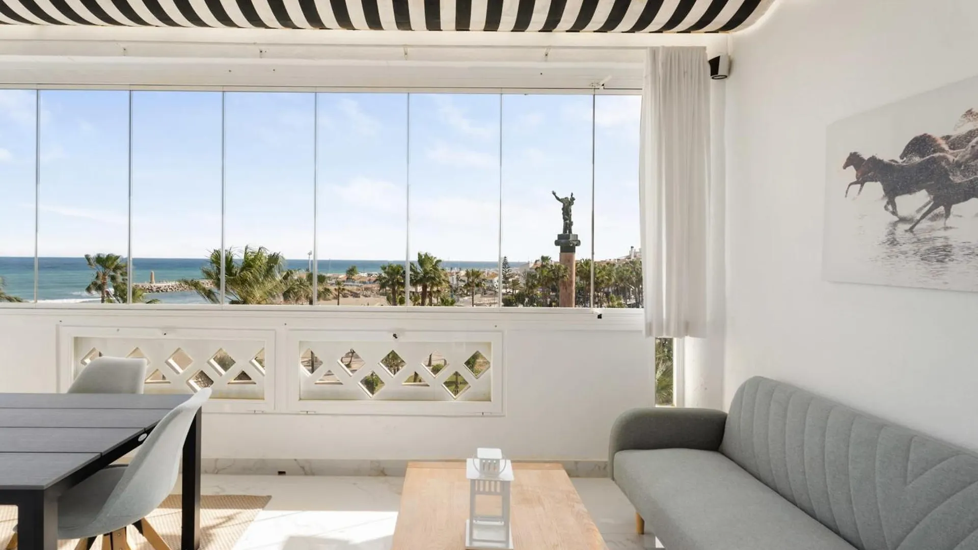 Beachside Getaway In Puerto Banus 3-Bedroom Apartment In Playa Rocio Marbella