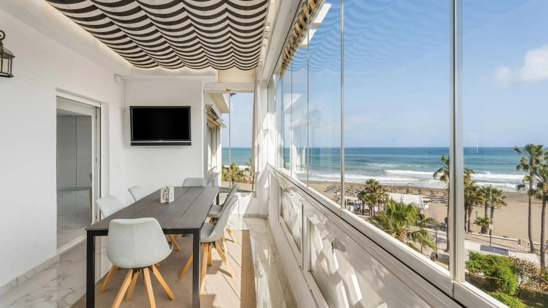 Beachside Getaway In Puerto Banus 3-Bedroom Apartment In Playa Rocio Marbella