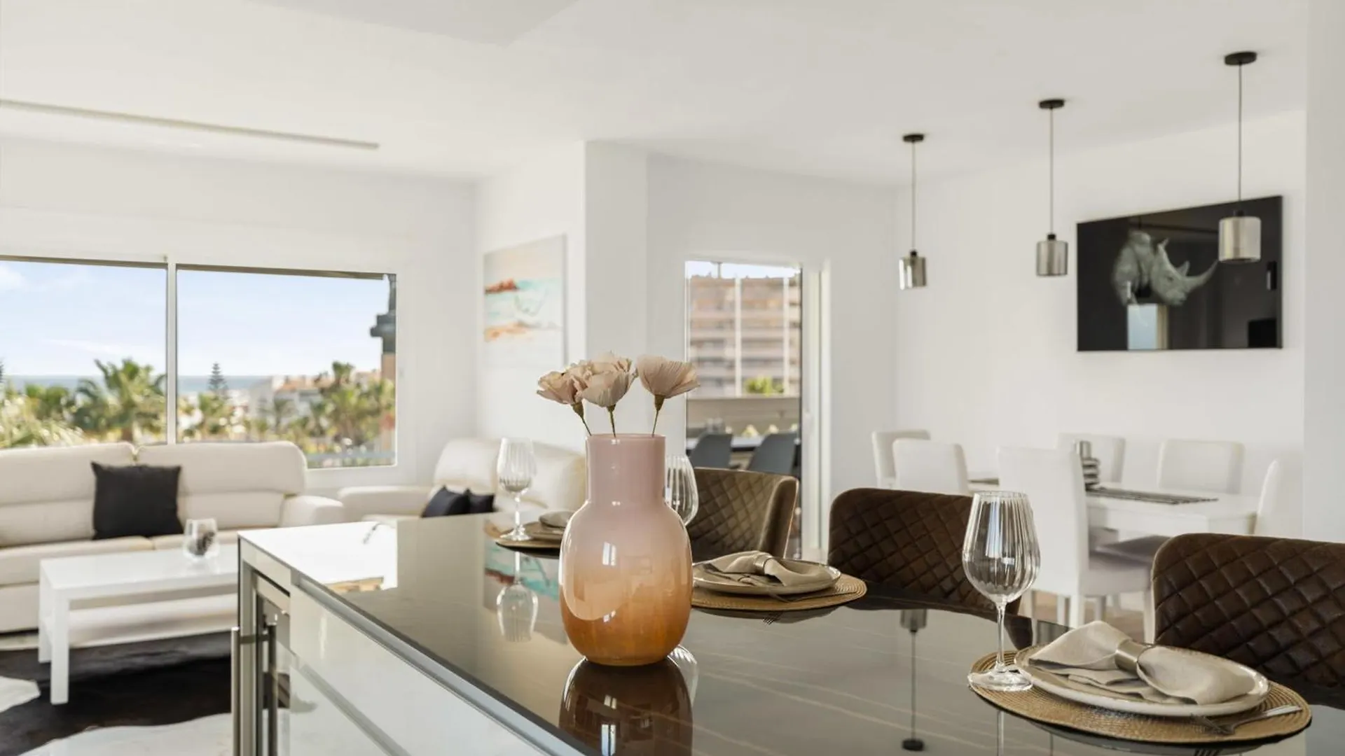 Beachside Getaway In Puerto Banus 3-Bedroom Apartment In Playa Rocio Marbella Hiszpania